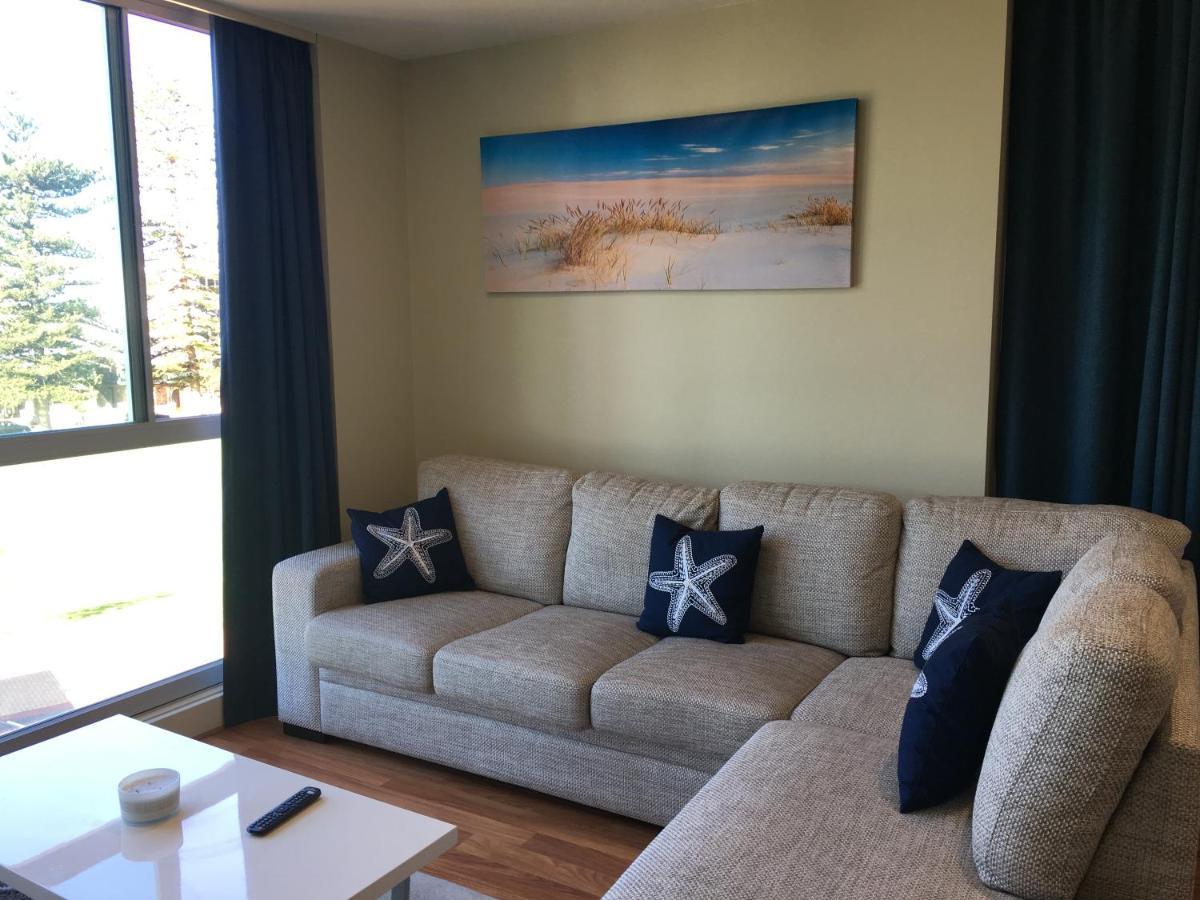 Beachside Luxury Apartments One & Two Bedroom In Beachfront Oaks Pier Building Glenelg Luaran gambar