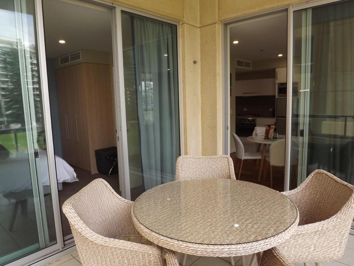 Beachside Luxury Apartments One & Two Bedroom In Beachfront Oaks Pier Building Glenelg Luaran gambar