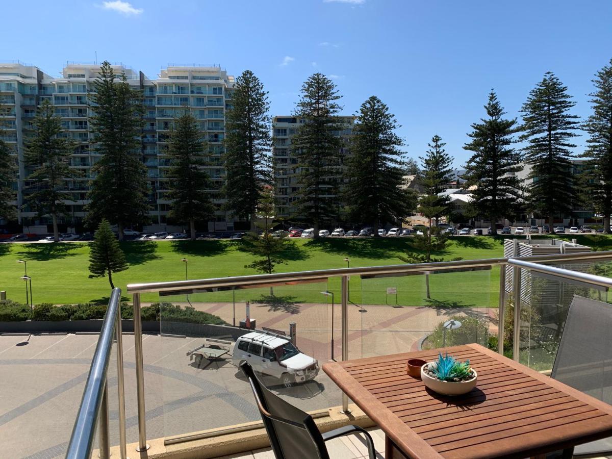 Beachside Luxury Apartments One & Two Bedroom In Beachfront Oaks Pier Building Glenelg Luaran gambar