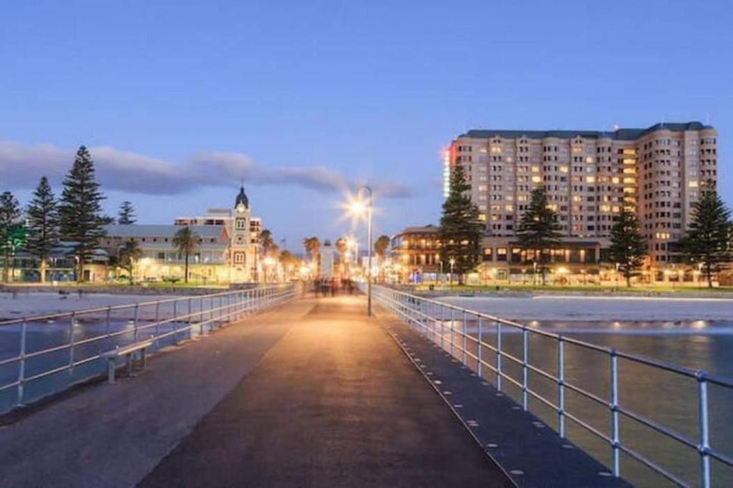 Beachside Luxury Apartments One & Two Bedroom In Beachfront Oaks Pier Building Glenelg Luaran gambar