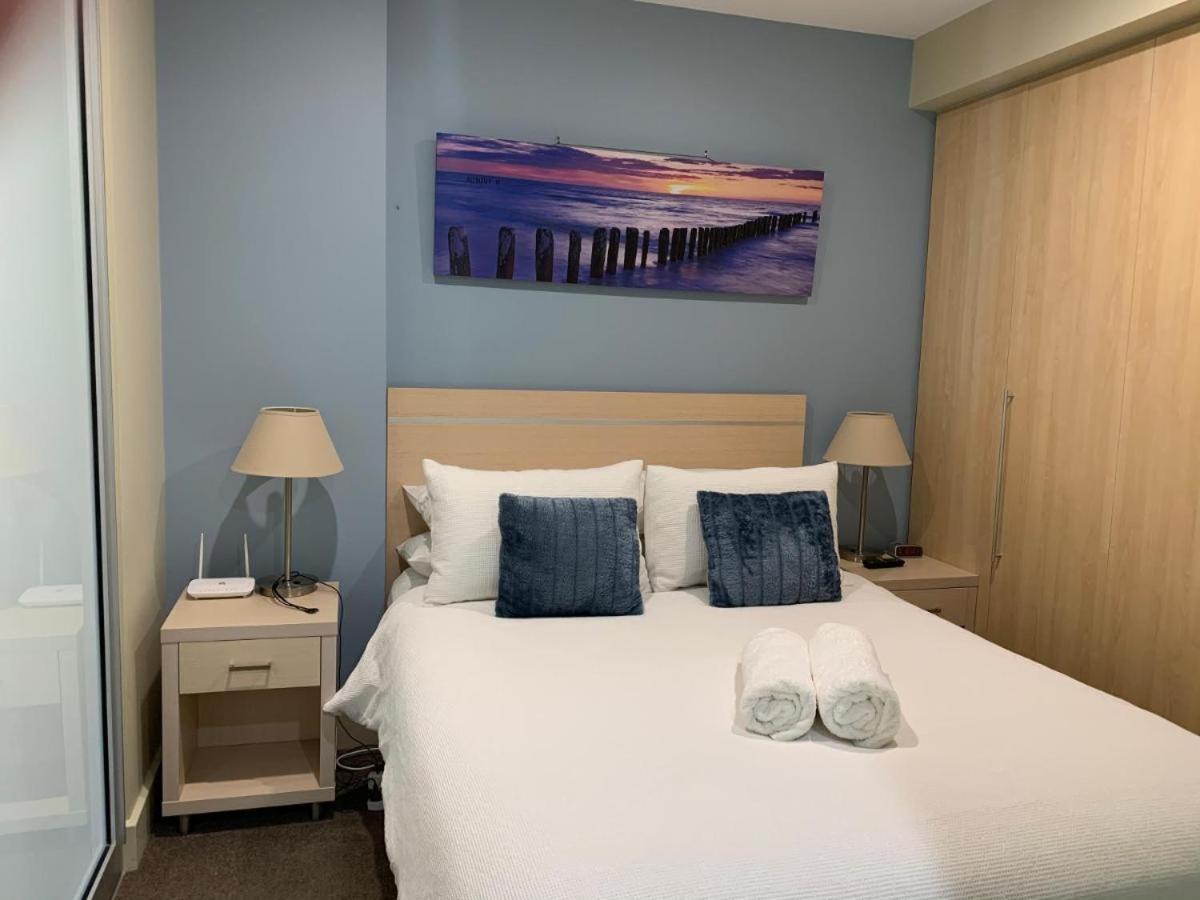 Beachside Luxury Apartments One & Two Bedroom In Beachfront Oaks Pier Building Glenelg Luaran gambar