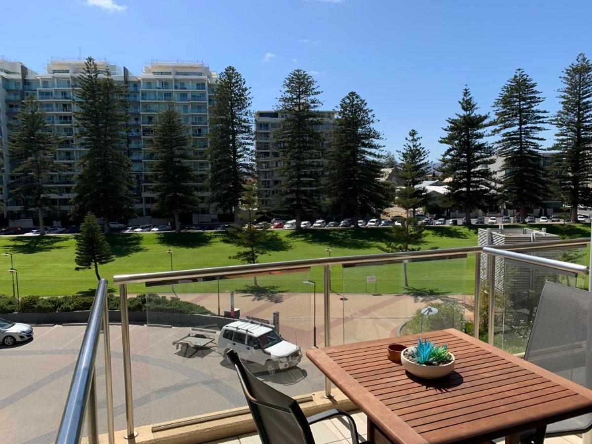 Beachside Luxury Apartments One & Two Bedroom In Beachfront Oaks Pier Building Glenelg Luaran gambar