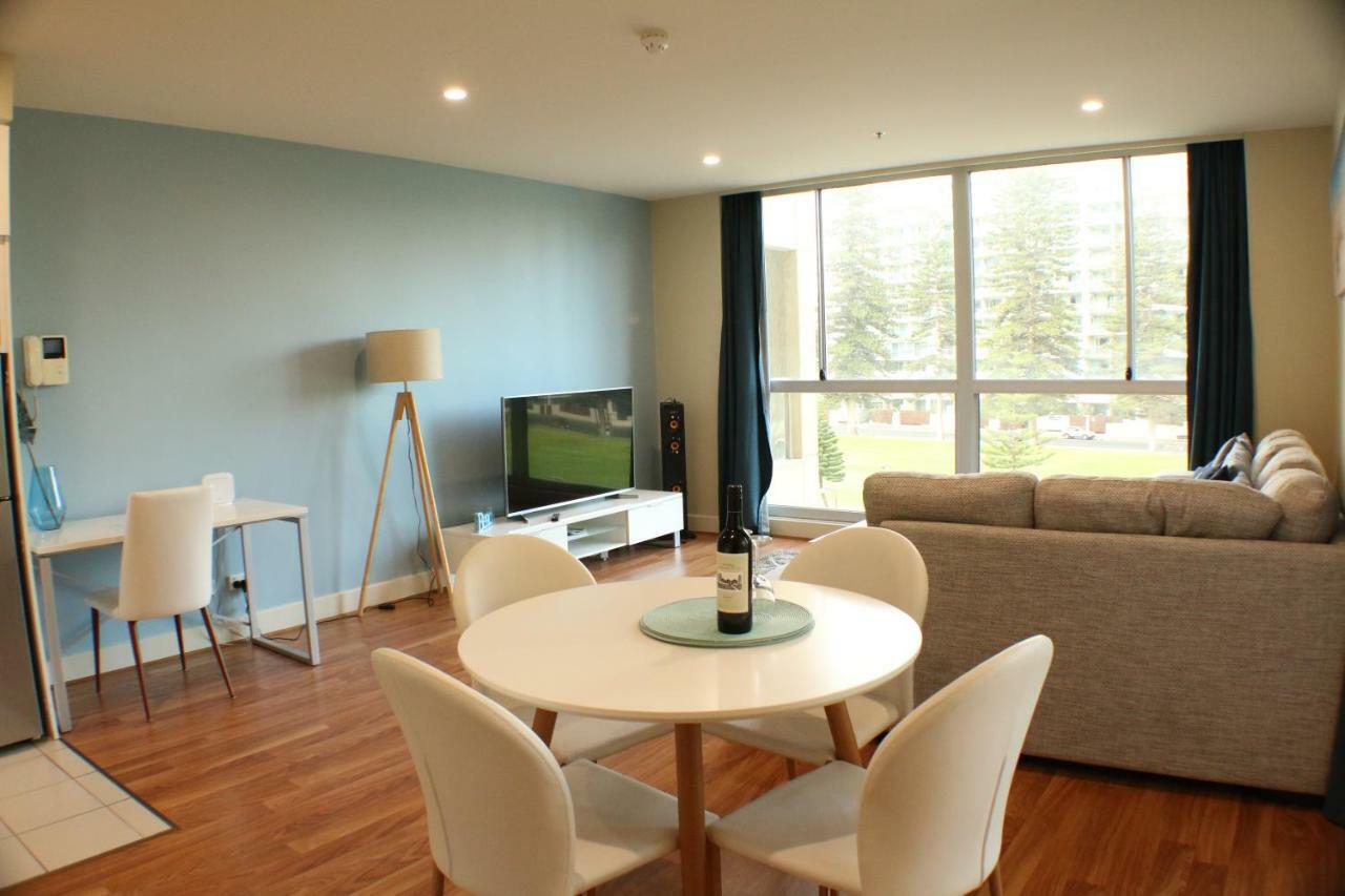Beachside Luxury Apartments One & Two Bedroom In Beachfront Oaks Pier Building Glenelg Luaran gambar